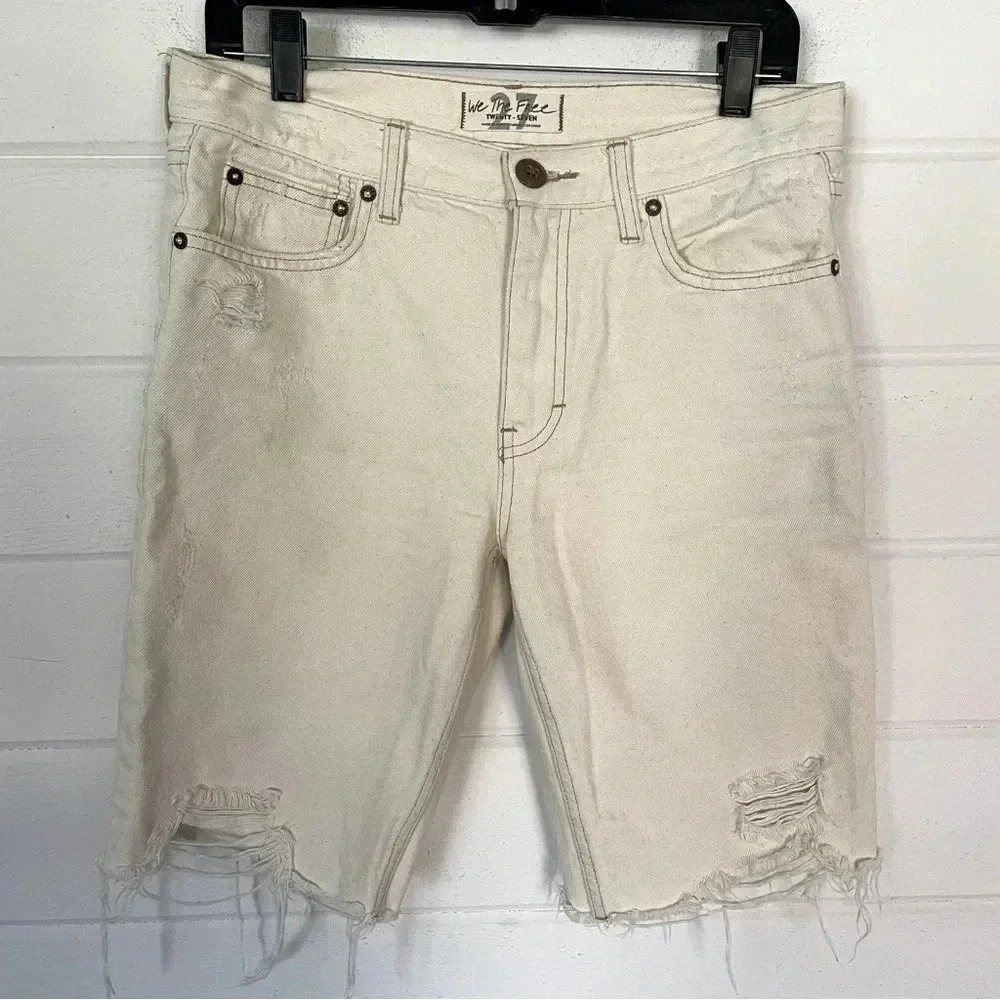 We The Free Caroline Cut off
Distressed Ivory Denim Shorts
Women's Waist 30.5”